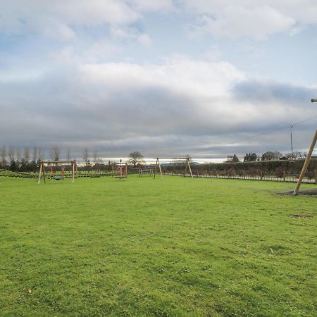 Villa Swan Leominster Esterno foto