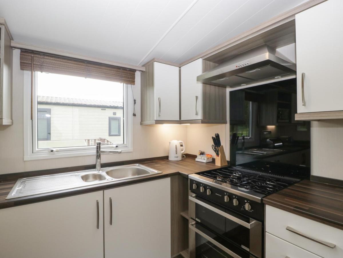 Villa Swan Leominster Esterno foto